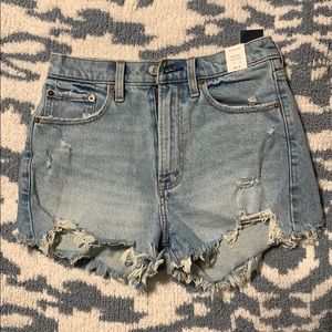 Abercrombie high rise mom short NWT